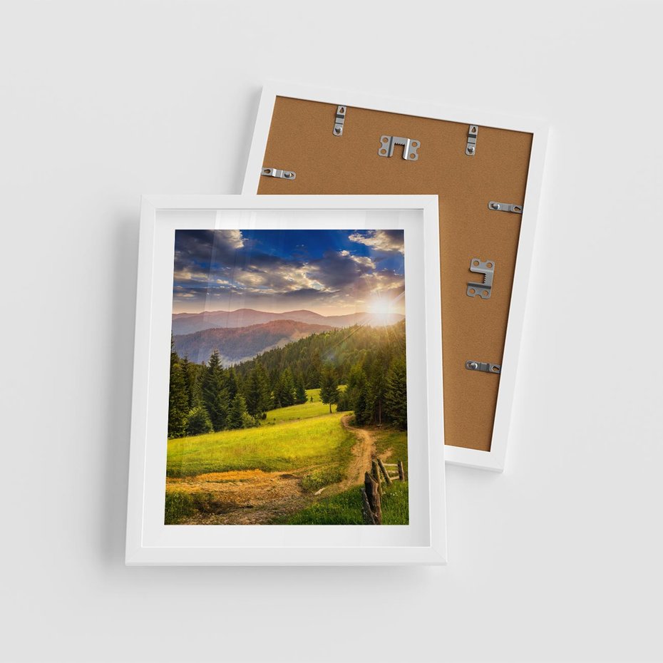 Plakat w ramie 40x50 - Zachód słońca na łące - zachód, łąka - rama biała