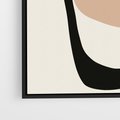Obraz w ramie 50x50 - Intrygujące Zaskoczenia - beżowa abstrakcyjna kompozycja, czarny akcent - rama czarna