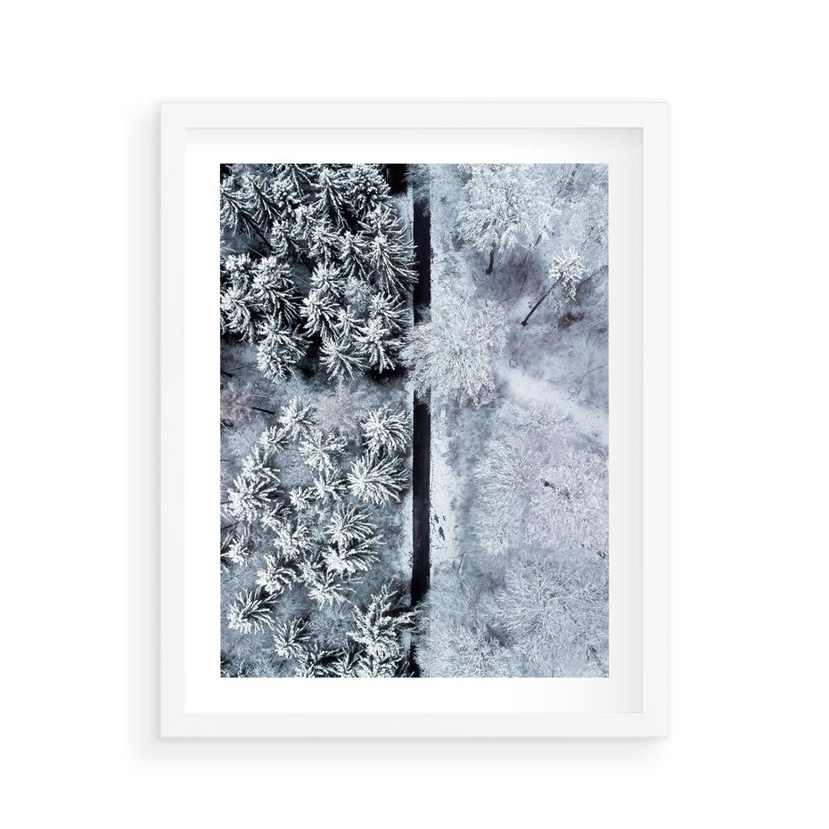 Plakat w ramie 40x50 - Ujęcie Zimowej Szosy - zima, śnieg - rama biała