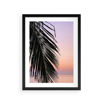 Plakat w ramie 50x70 - Liście Palmy nad Morzem - zachód słońca, liście palmy na tle nieba i morza - rama czarna