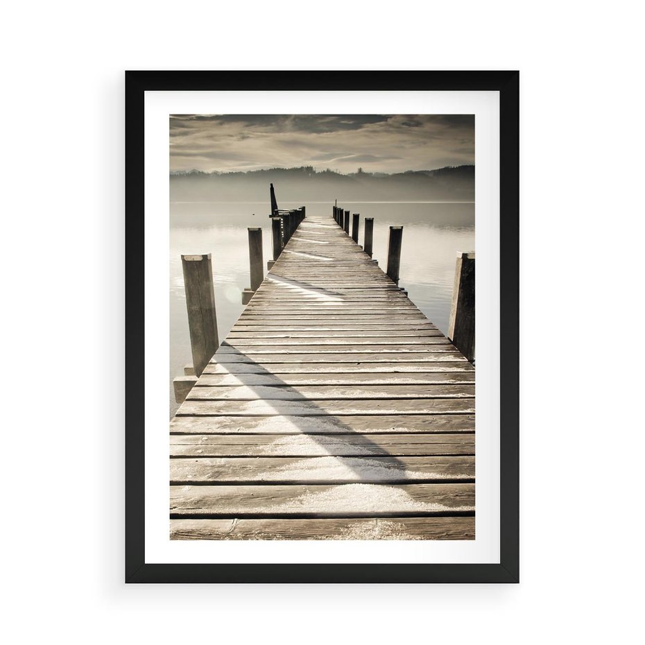 Plakat w ramie 50x70 - Idylliczny pomost nad jeziorem - pomost, jezioro - rama czarna