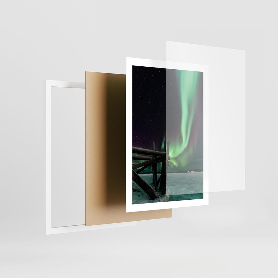 Plakat w ramie 50x70 - Zorza polarna w tajemniczej nocnej przestrzeni - zorza, polarna - rama biała