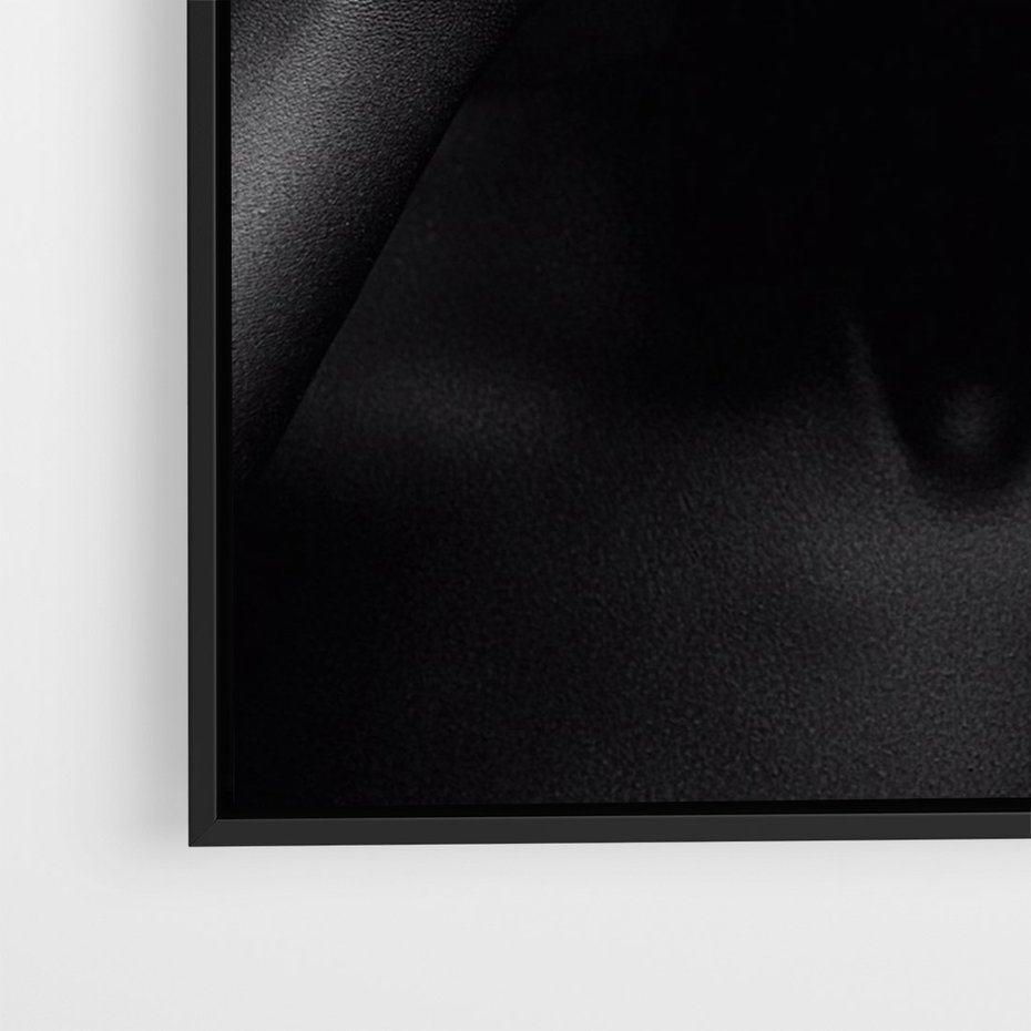 Obraz w ramie 50x70 - Złote Usta wyjątkowa subtelność - złote usta, złote palce - rama czarna