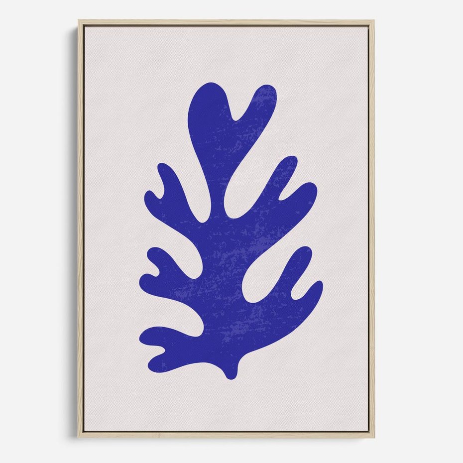 Obraz w ramie 80x120 - Przenikająca Struktura - boho plakat, niebieski liść w intensywnym kolorze - rama drewno