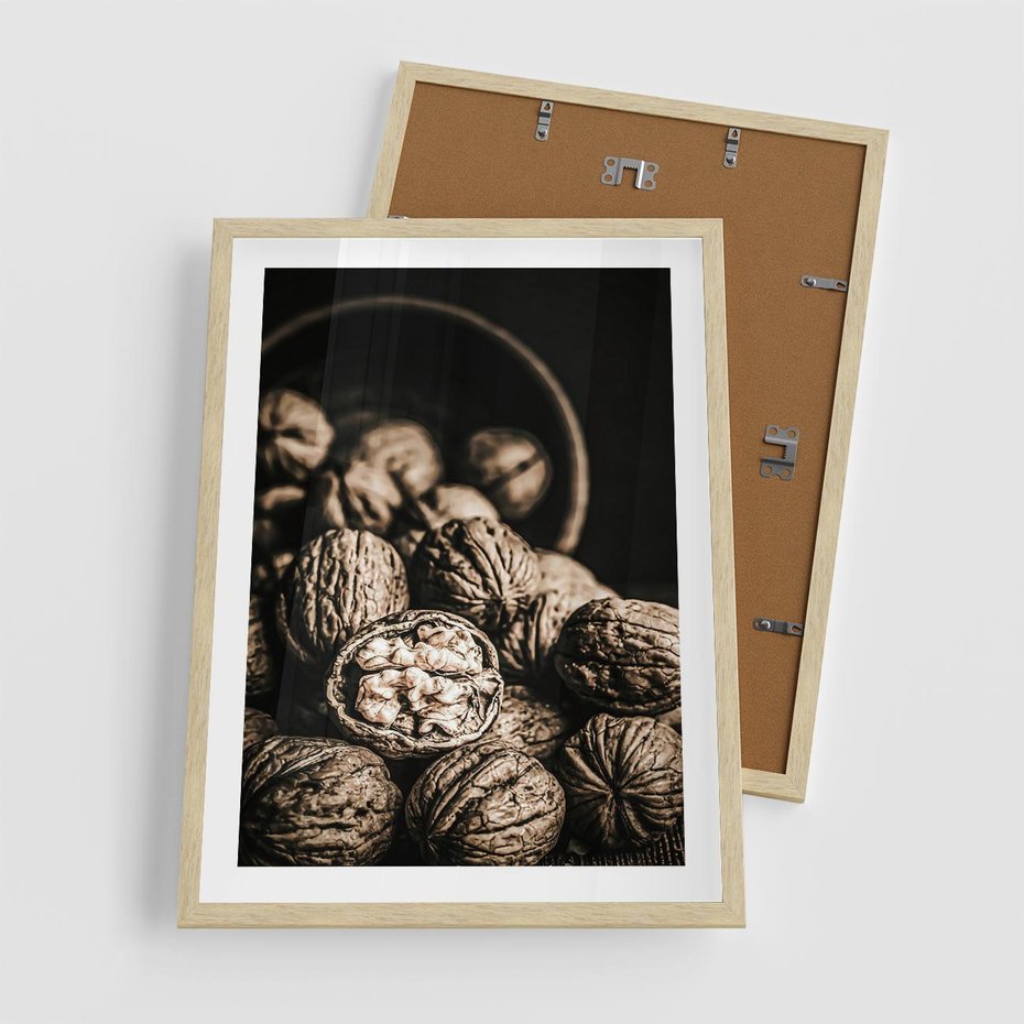 Plakat w ramie 50x70 - Orzechy Włoskie w Sepii - orzechy włoskie, fotografia retro - rama drewno