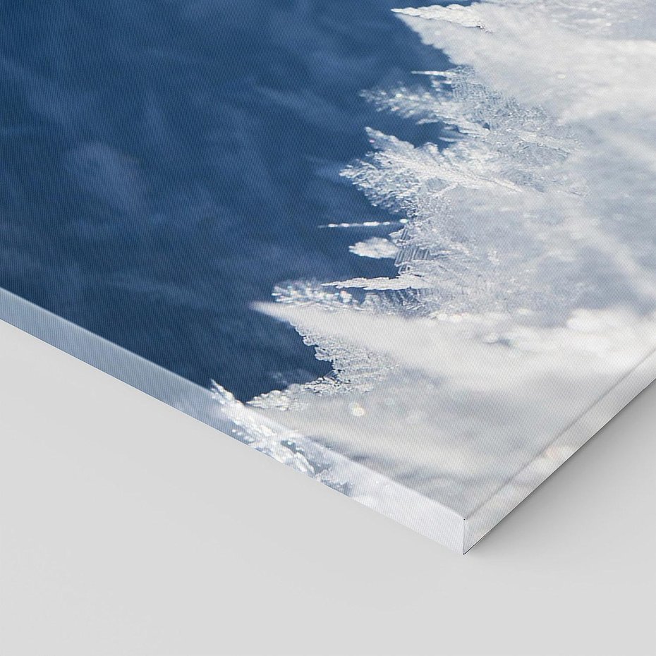 Obraz na płótnie 120x60 - Zimowa magia: Kryształki lodu - zima, kryształki