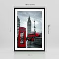 Plakat w ramie 50x70 - Uliczka z charakterystyczną budką w Londynie - Londyn, budka - rama czarna