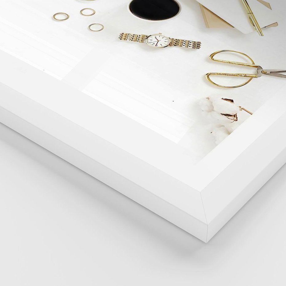 Plakat w ramie 50x70 - Luksusowy Lifestyle - kompozycja lifestyle, fotografia - rama biała