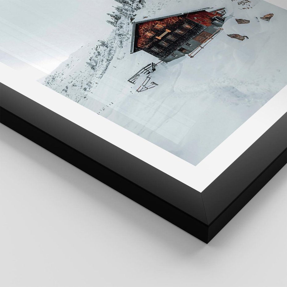 Plakat w ramie 30x40 - Zimowa Magia - domek, śnieg - rama czarna