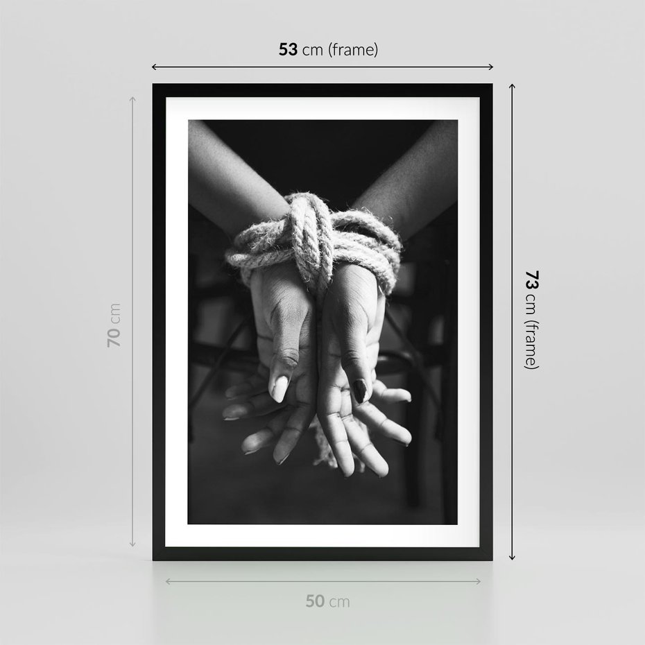 Plakat w ramie 50x70 - Splątane Uczucia - czarno biała fotografia, artystyczna - rama czarna