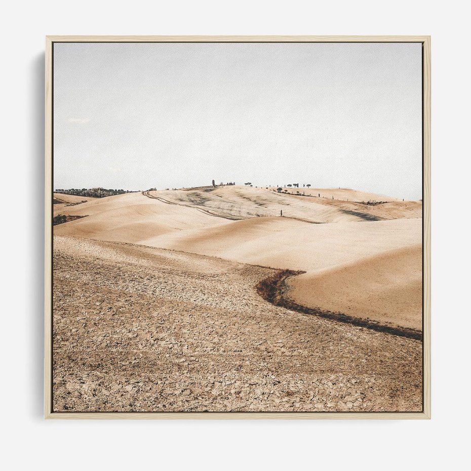 Obraz w ramie 80x80 - Refleksyjny taniec myśli - pustynny krajobraz, odcienie sepii - rama drewno