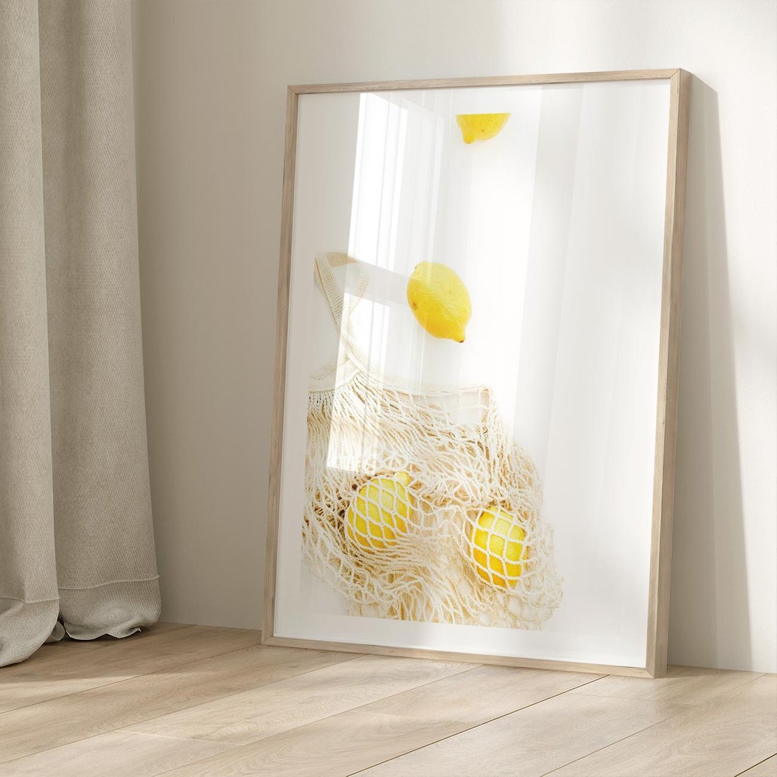 Plakat w ramie 50x70 - Cytrynowa Siatka - cytryny, materiałowa siatka - rama drewno
