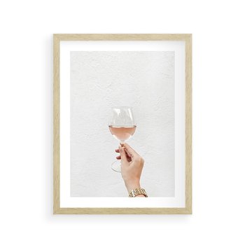 Plakat w ramie 30x40 - Kobieca Dłoń i Różowe Wino - kieliszek różowego wina, kobieca dłoń - rama drewno