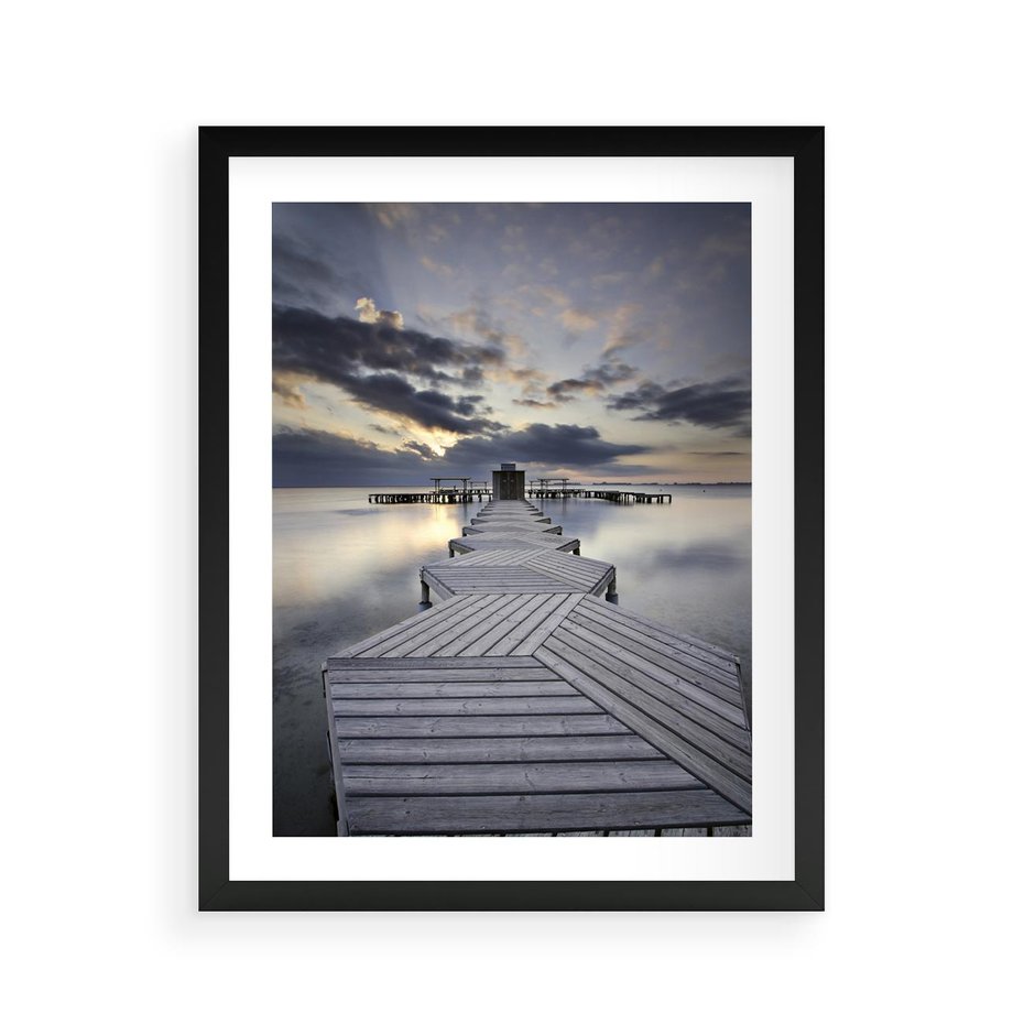 Plakat w ramie 40x50 - Spokój nad Jeziorem - pomost, jezioro - rama czarna
