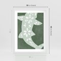 Plakat w ramie 30x40 - Migotliwe Wibracje Zieleni - zielony plakat, abstrakcja przypominająca rybę - rama biała