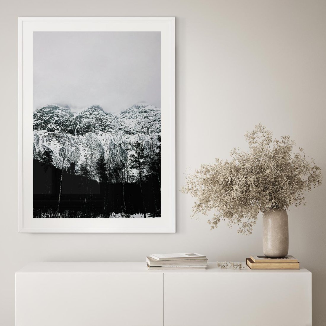 Plakat w ramie 30x40 - Zimowe Uroki Gór - góry ośnieżone, krajobraz górski - rama biała