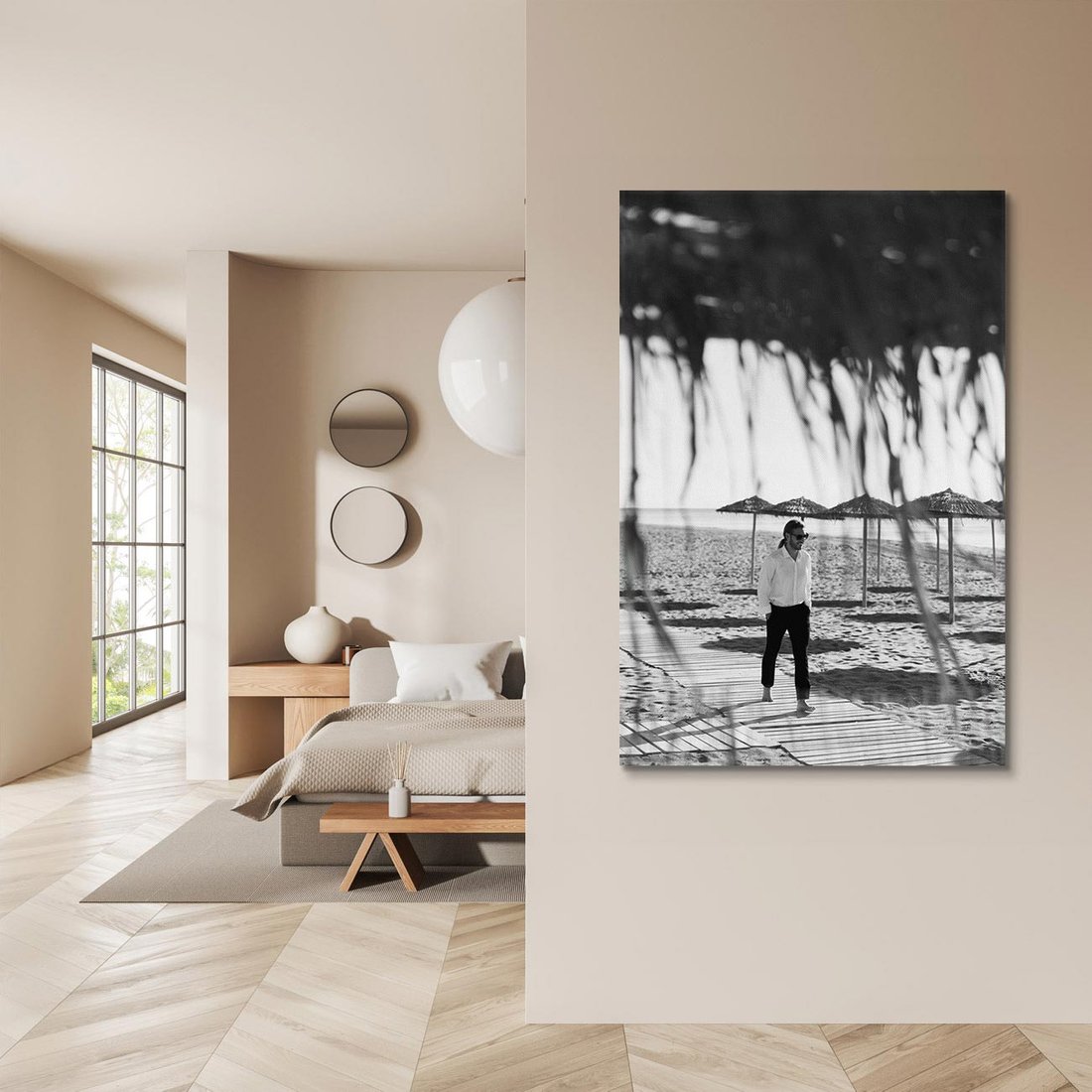 Obraz na płótnie 80x120 - Wakacyjny Spacer - czarno białe zdjecie, plaża