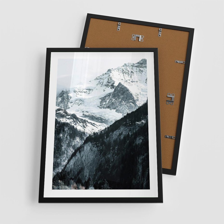 Plakat w ramie 50x70 - Góry w Zimowym Uścisku - góry, ośnieżone szczyty - rama czarna