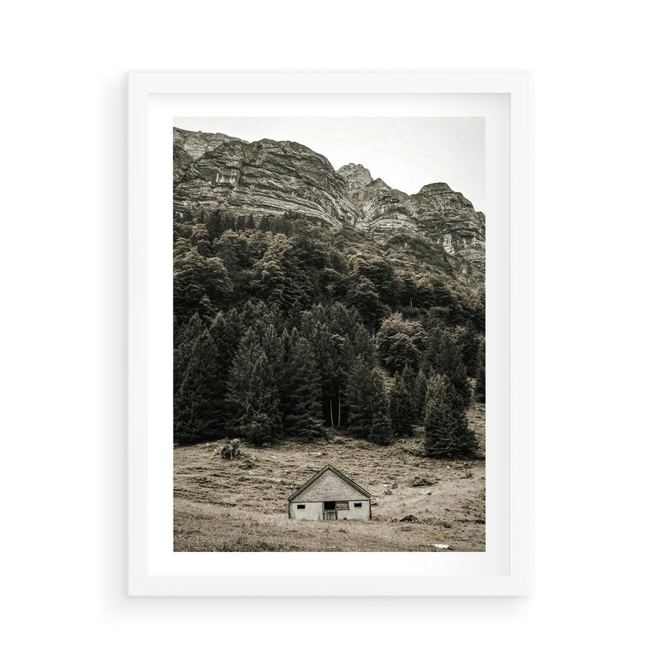 Plakat w ramie 50x70 - Dom w Odcieniach Natury - domek w górach, góry - rama biała