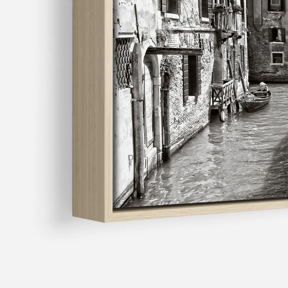 Obraz w ramie 50x50 - Weneckie Kanały - czarno białe zdjęcie, wenecja - rama drewno