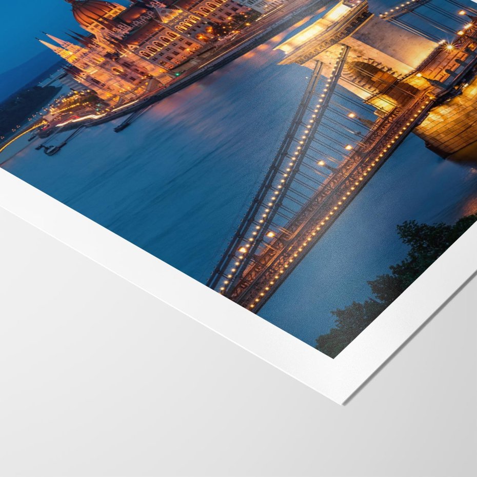 Plakat bez ramy 21x30 - Mostowe miasto nocą - miasto, most