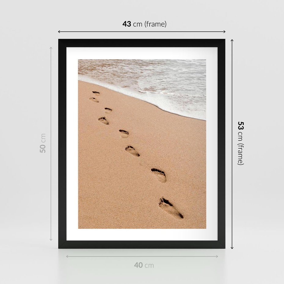 Plakat w ramie 40x50 - Ślady Stóp na Plaży: Spacer nad Morzem - plaża, ślady stóp na piasku - rama czarna