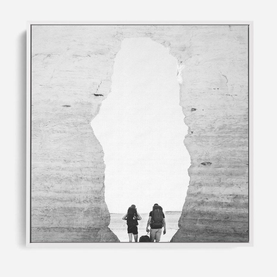 Obraz w ramie 50x50 - Podróżna Eksploracja - Echa Przygody - rama biała