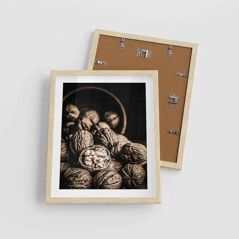 Plakat w ramie 40x50 - Orzechy Włoskie w Sepii - orzechy włoskie, fotografia retro - rama drewno