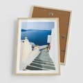 Plakat w ramie 50x70 - Malowniczy urok wyspy - Santorini, schodki - rama drewno