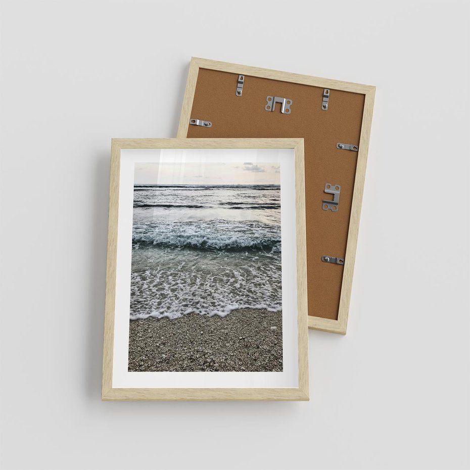 Plakat w ramie 30x40 - Spokojna Plaża - plaża, żwirek - rama drewno