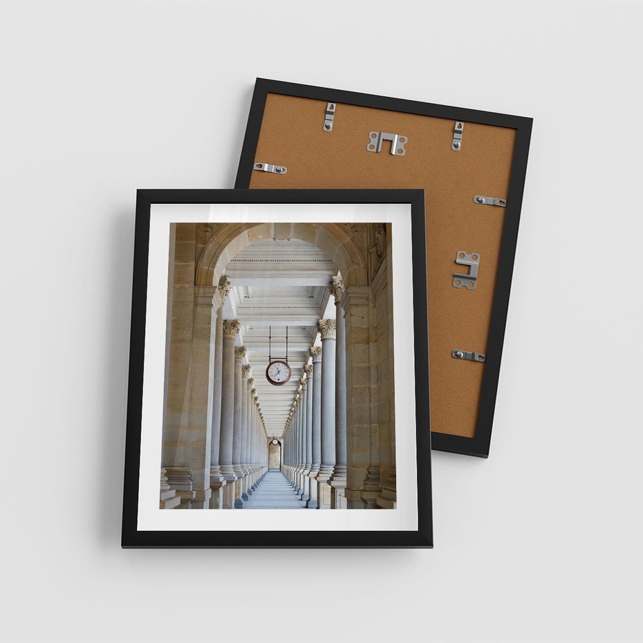 Plakat w ramie 40x50 - Kolumny Czasu - architektura, kolumny - rama czarna