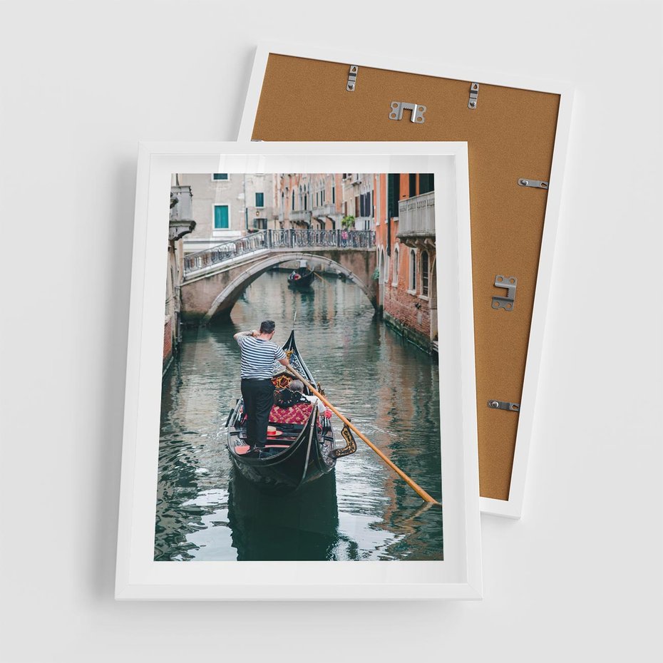 Plakat w ramie 50x70 - Kanały Wenecji - gondola, Wenecja - rama biała