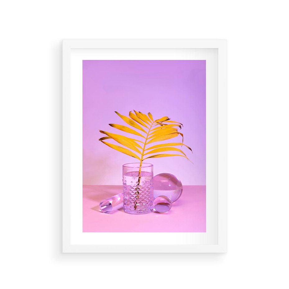 Plakat w ramie 30x40 - Neonowy Liść Palmy na Fotografii - neonowa fotografia, liść palmy w szklance - rama biała