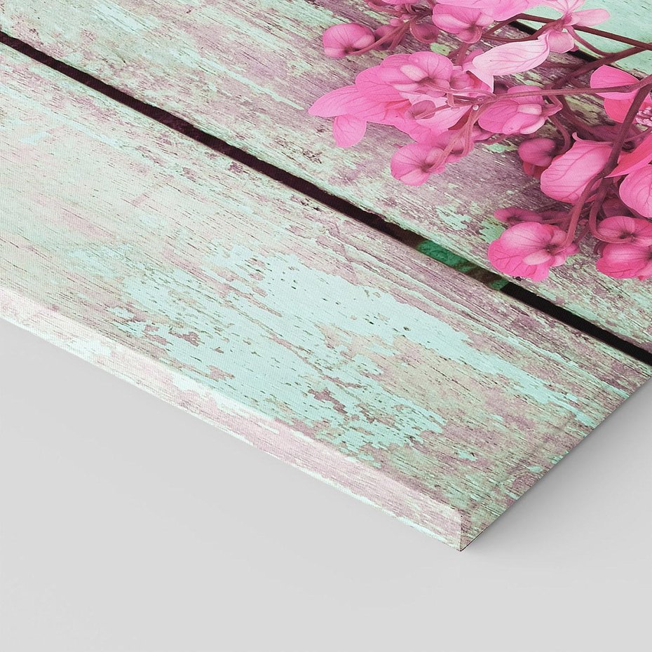 Obraz na płótnie 50x70 - Urok Dawnych Czasów - kwiaty, deski