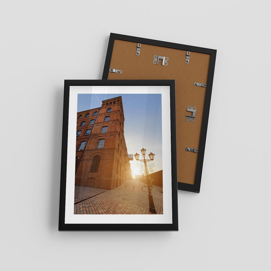 Plakat w ramie 30x40 - Perspektywa uliczki - uliczka, perspektywa - rama czarna