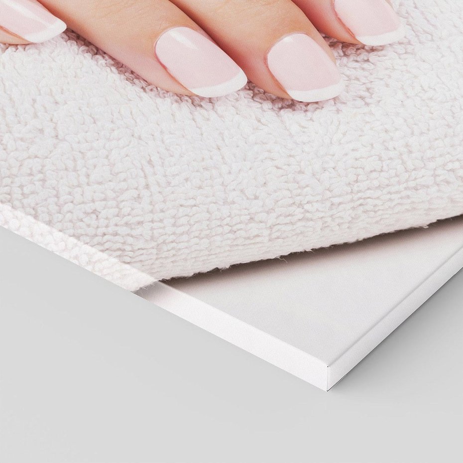 Obraz na płótnie 50x70 - Piękno manicure - manicure, paznokcie