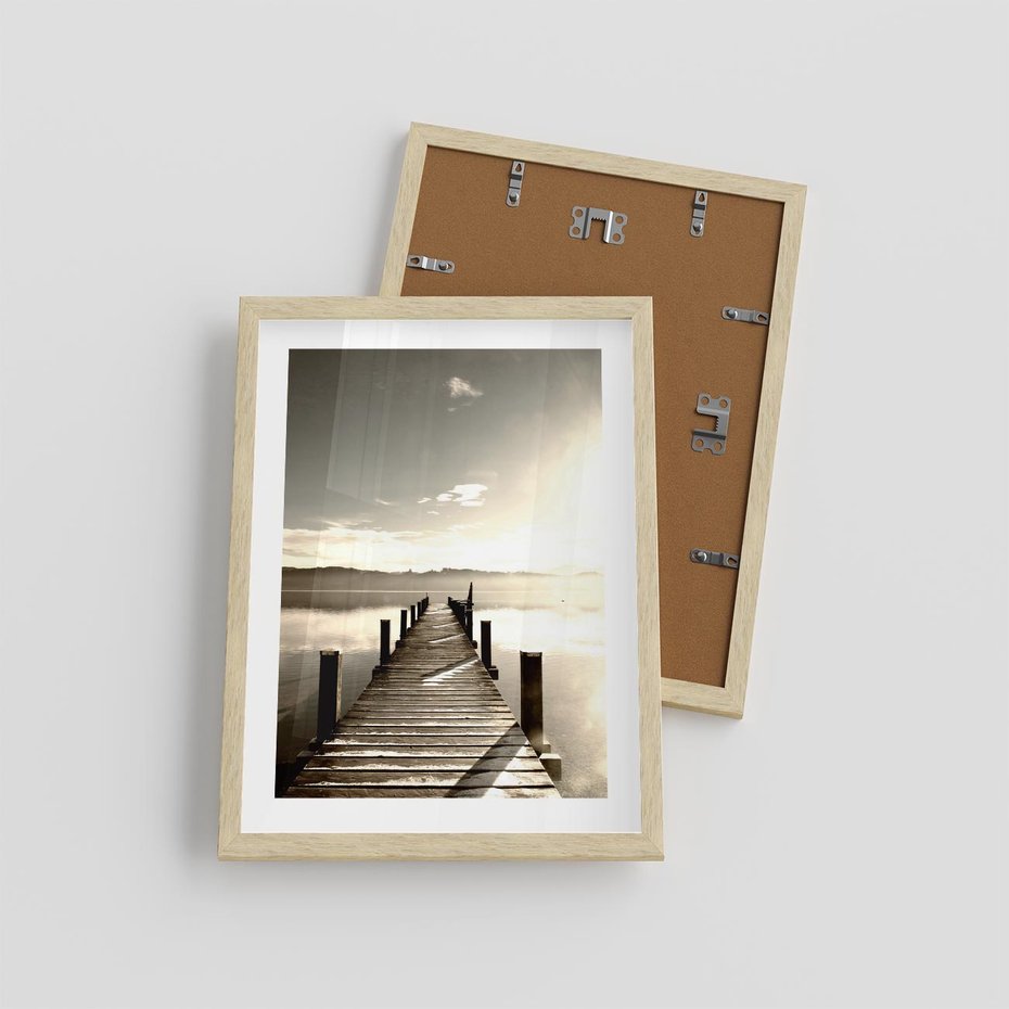 Plakat w ramie 30x40 - Mglisty poranek na pomostcie - pomost, mgła - rama drewno