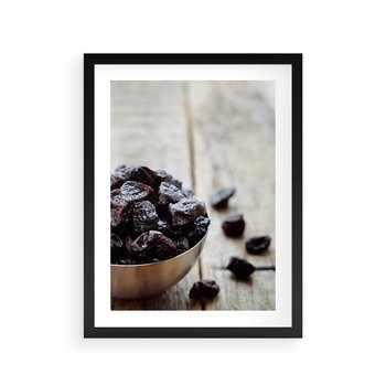 Plakat w ramie 40x50 - Smakowite rodzynki na talerzu - rodzynki, jedzenie - rama czarna