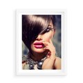 Plakat w ramie 50x70 - Kobiecy urok w makijażu i fryzurze - makijaż, fryzura - rama biała