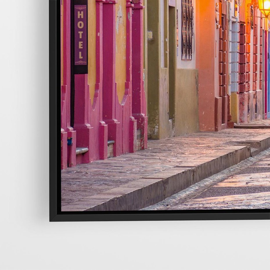 Obraz w ramie 100x70 - W stronę marzycielskich horyzontów - włoska uliczka, wieczór - rama czarna