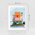 Plakat w ramie 30x40 - Plaża Miami w Słoneczny Dzień - domek ratownika, kolorowy - rama biała