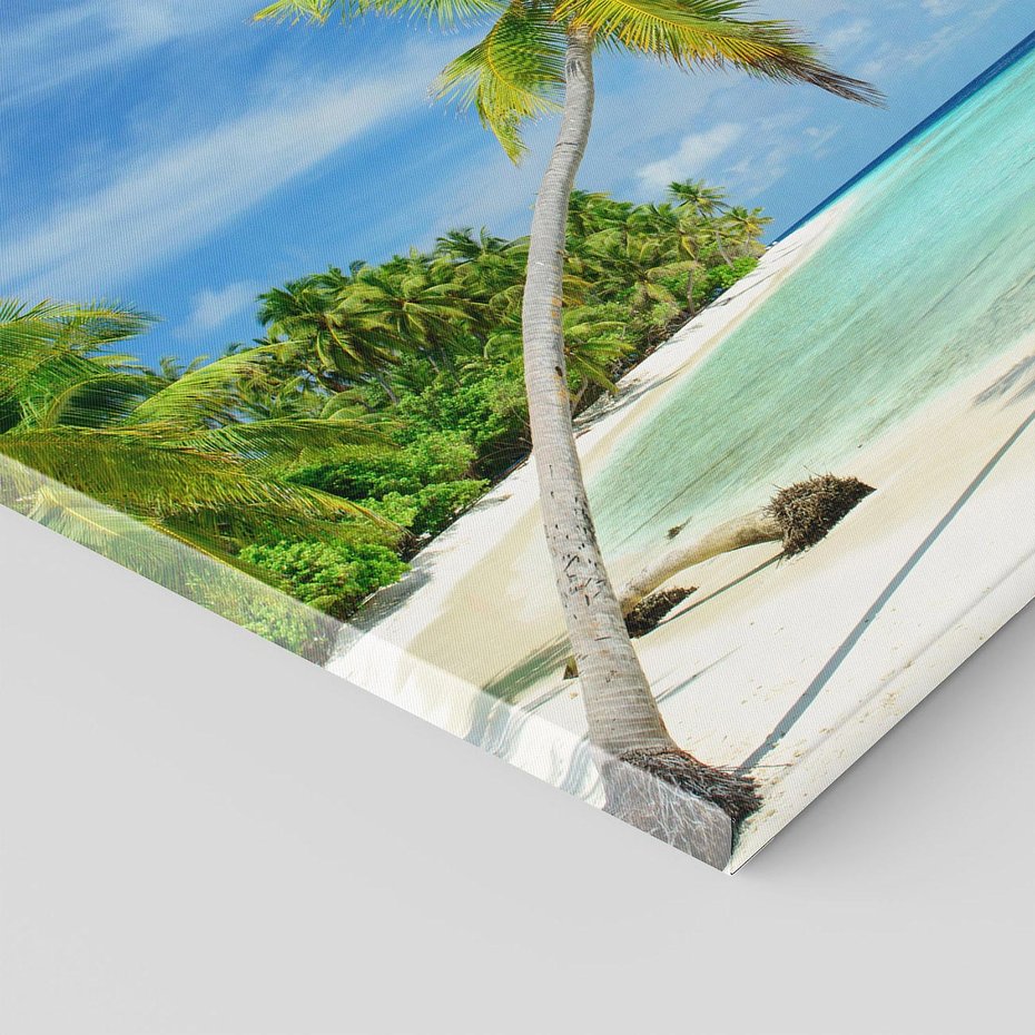 Obraz na płótnie 60x60 - Raj na Malediwach: plaża, morze i palmy - Malediwy, plaża