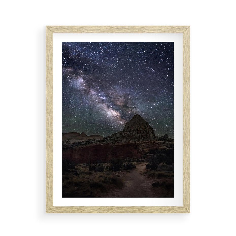 Plakat w ramie 50x70 - Gwiaździsta Noc na Pustyni - noc na pustyni, gwiździste niebo - rama drewno