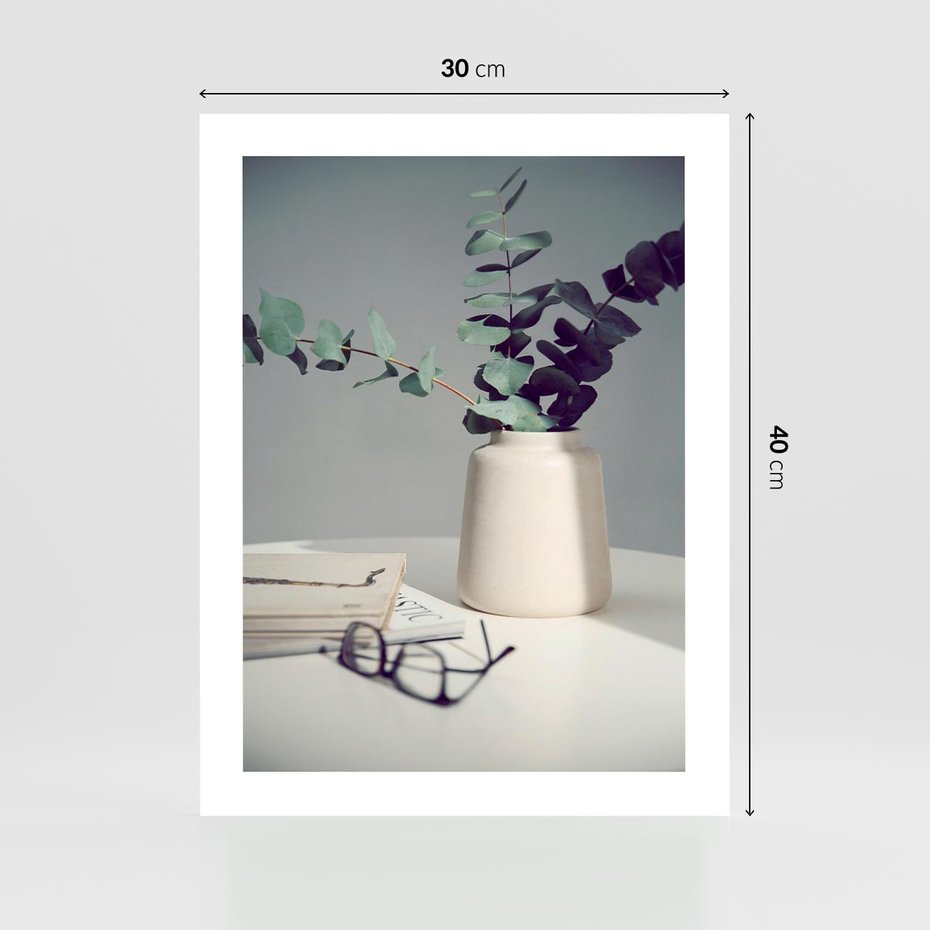Plakat bez ramy 30x40 - Eukaliptusowa Cisza - kompozycja, liście eukaliptusa w wazonie