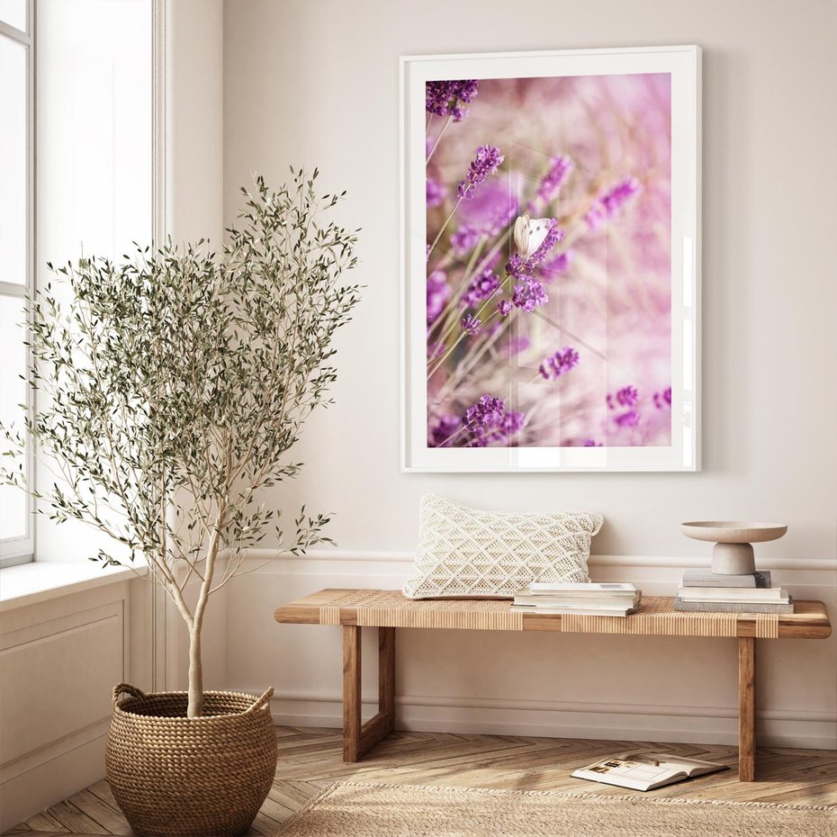 Plakat w ramie 30x40 - Majestat lawendy: fioletowe pola - lawenda, fiolet - rama biała