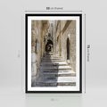 Plakat w ramie 50x70 - Urok uliczki: perspektywa miasta - uliczka, perspektywa - rama czarna