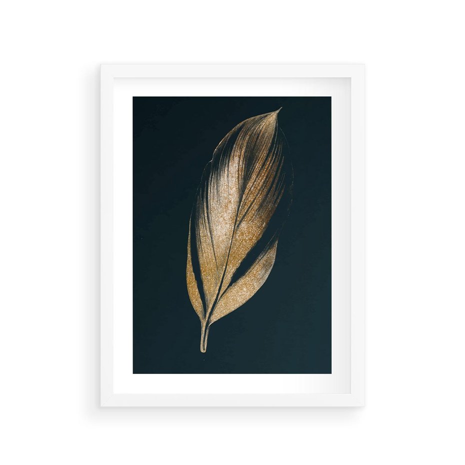 Plakat w ramie 30x40 - Mroczne Złoto - nowoczesna grafika, złoty liść na czarnym tle - rama biała