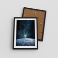 Plakat w ramie 30x40 - Wędrówka przez galaktyki - ziemia, kosmos - rama czarna