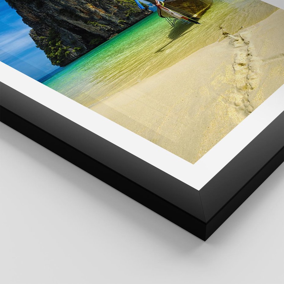 Plakat w ramie 50x70 - Łódź nad Morzem - łodź, morze - rama czarna