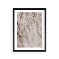 Plakat w ramie 30x40 - Cień Gałęzi - beżowa ściana, cień gałęzi - rama czarna